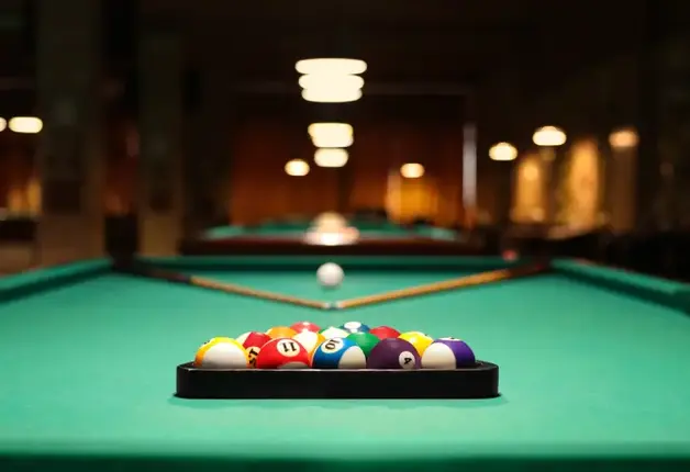 Neo-Yula - Pool table